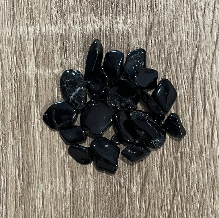 Turmalina Negra pulida chips 5 gr.